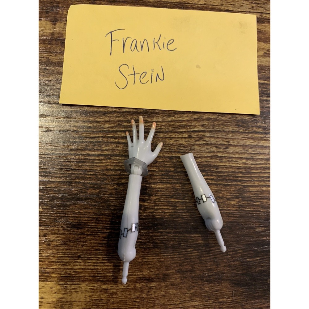 Monster‎ High Frankie Stein Gray Left Arm & Bracelet & Right Arm No Hand